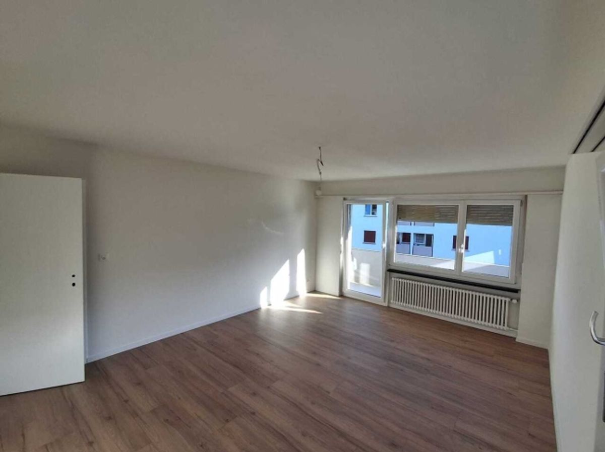 Sanierte Wohnung mit Balkon an sonnige Lage - 0