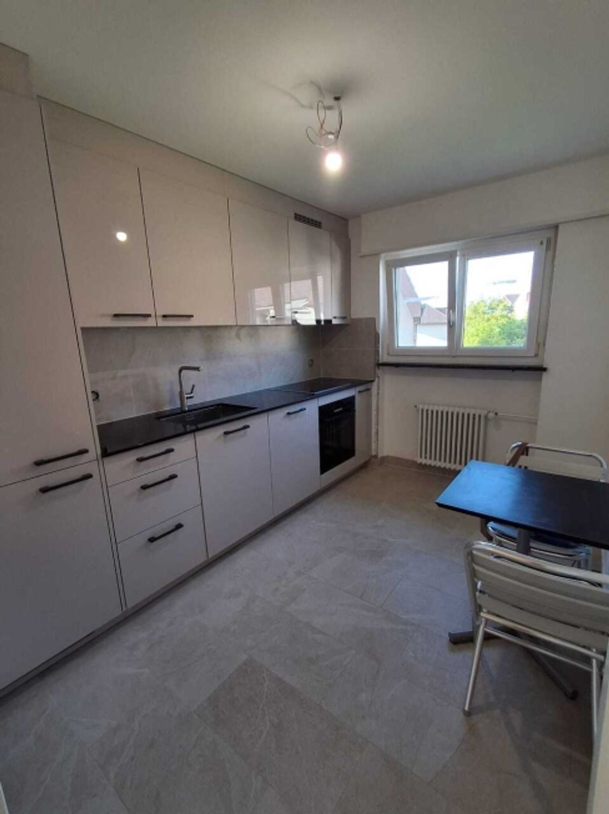 Sanierte Wohnung mit Balkon an sonnige Lage - 1