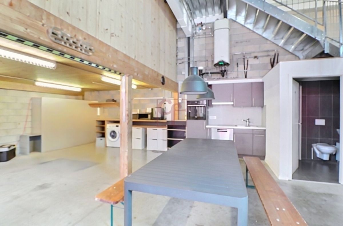 Zu vermieten – Gewerbefläche (Werkstatt, Lager und Büro) 400 m² - 2