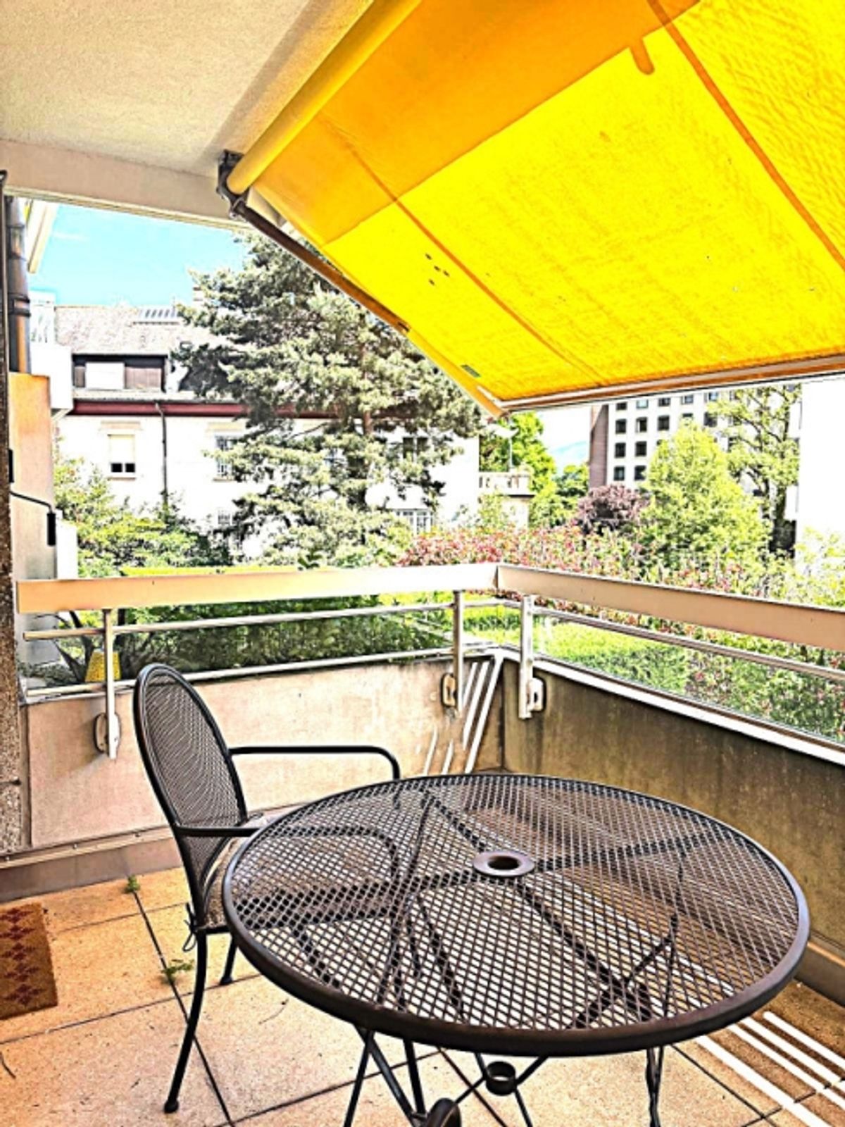 Sehr schöne 5,5-Zimmer-Wohnung, komplett möbliert mit Balkon in Petit-Saconnex/Geneva - 0
