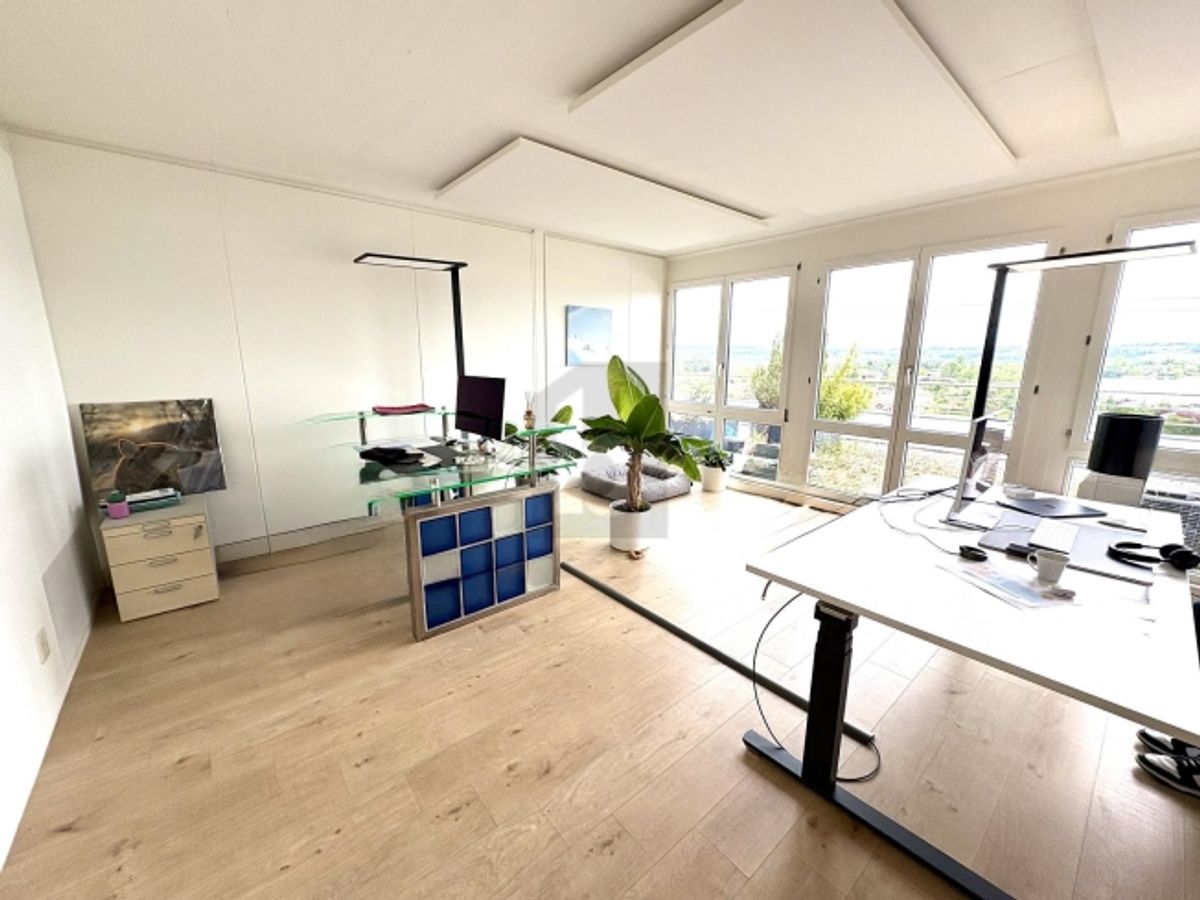 REPRÄSENTATIV MIT SEESICHT UND TERRASSEN - 4