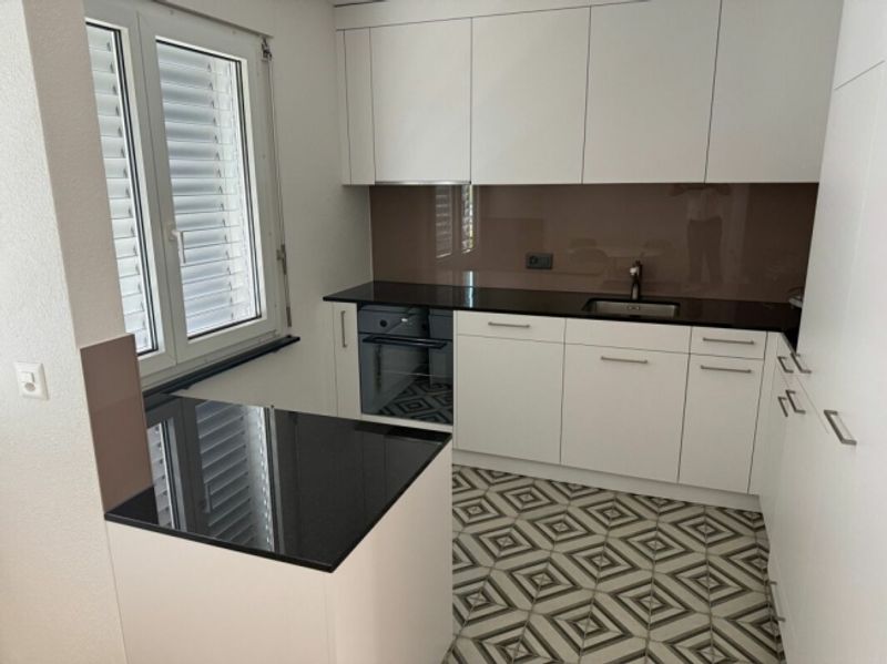 Neuwertige Wohnung (renoviert für CHF 115'000.-) mit Lift an ruhiger Lage - 9