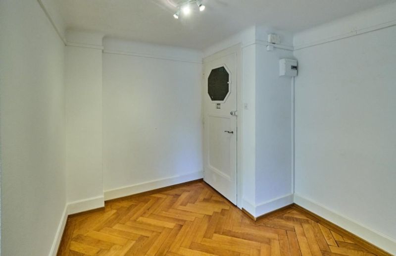 Helles Studio mit Blick auf den See - 3