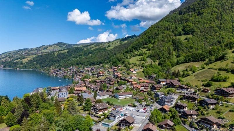 Unverbaubarer Blick auf den Thunersee - Wunderschöne Maisonette-Wohnung - Ihr neues Domizil - 1