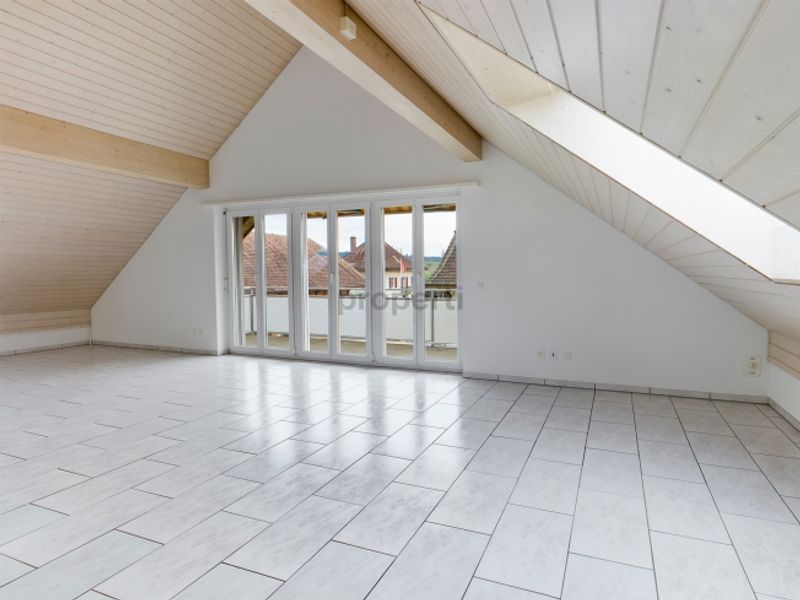 Ruhige 3.5-Zimmer-Dachwohnung mit Charme und Südwestbalkon in Diessbach - 4