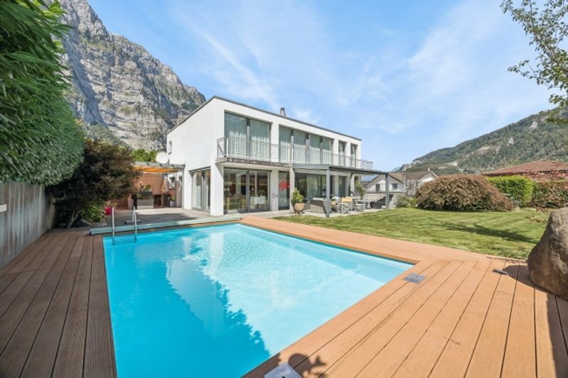 Wohntraum mit Pool und Bergsicht - 2