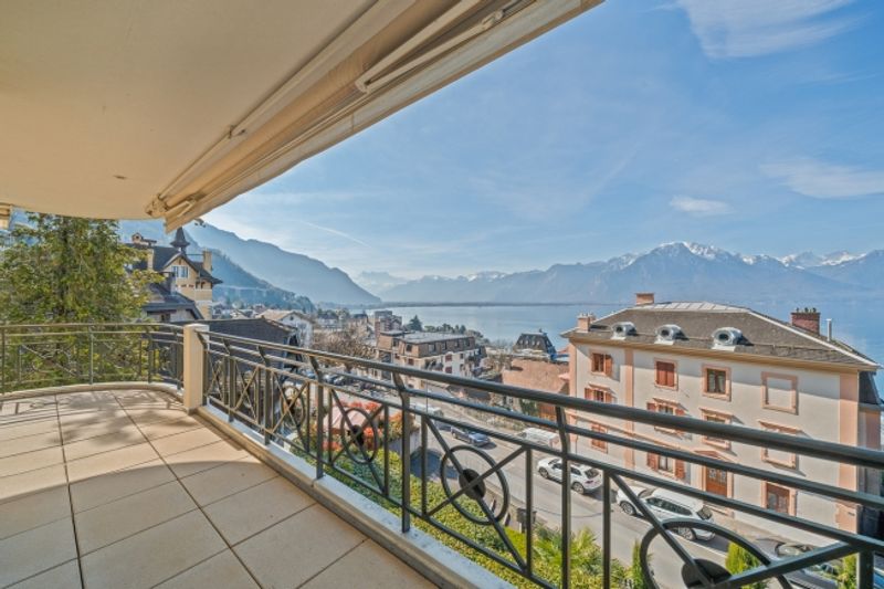 Ein Balkon mit Blick auf den Genfersee – geräumige 5,5-Zimmer-Wohnung mit 166 m² - 5