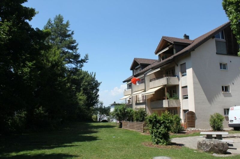 Schöne 3.5-Zimmer-Parterrewohnung mit Sitzplatz - 1