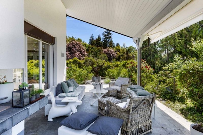 6,5-Zimmer-freistehende Villa mit Blick auf den Genfersee - 2