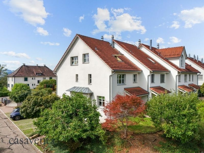 Grosszügiges Eckhaus mit viel Raum für die ganze Familie - 2