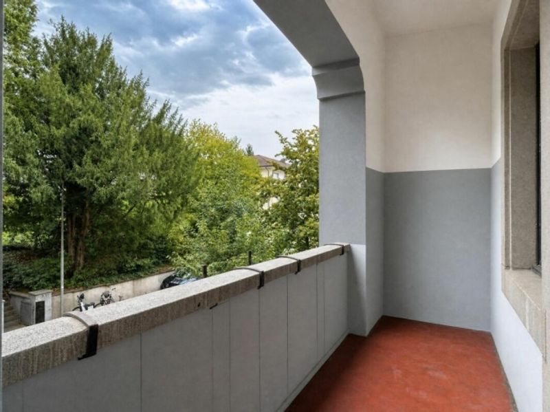 Tolle und sonnige Altbauwohnung mit Charme  - Nähe KSW - 11