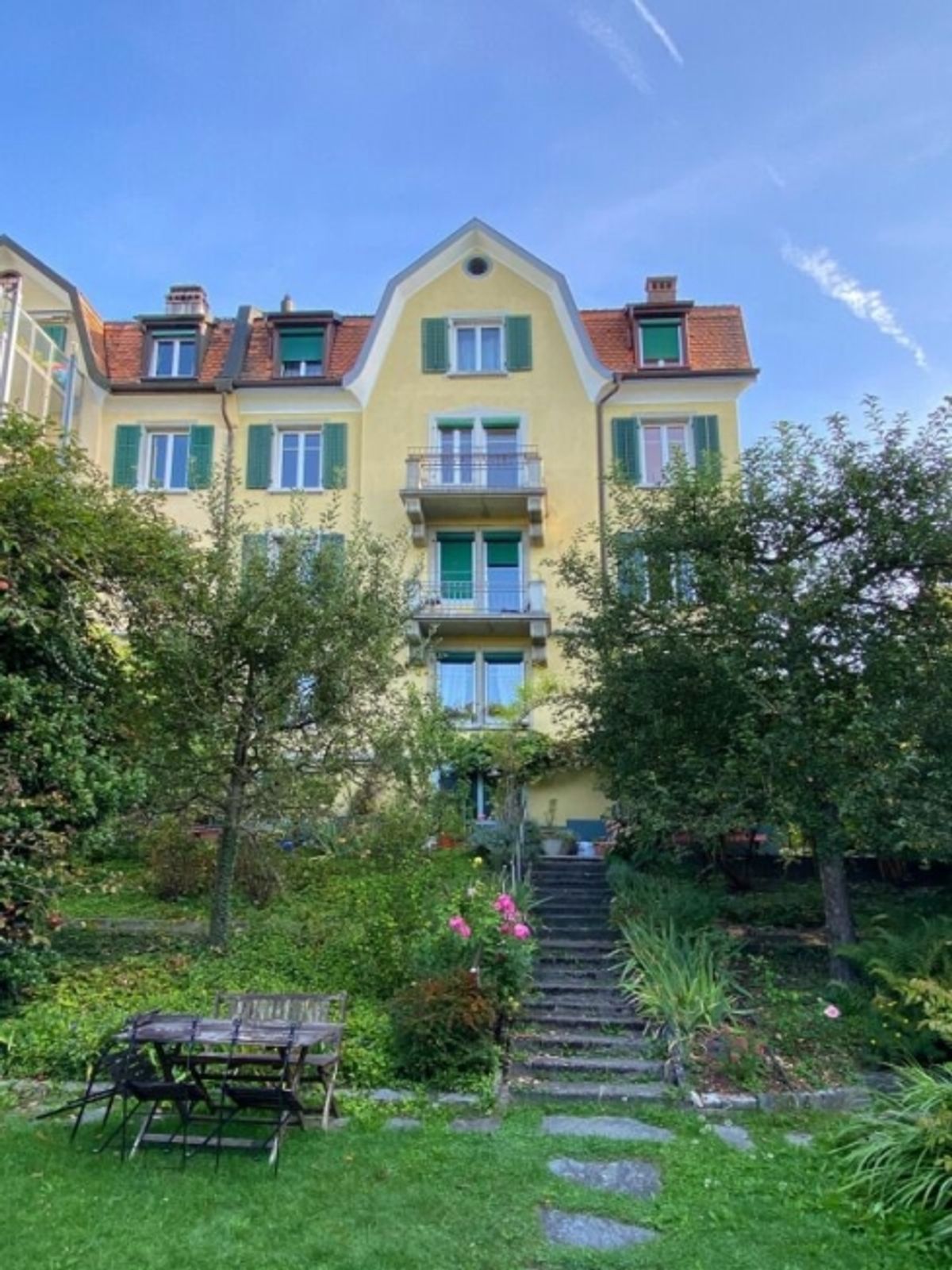 Tolle und sonnige Altbauwohnung mit Charme  - Nähe KSW - 12