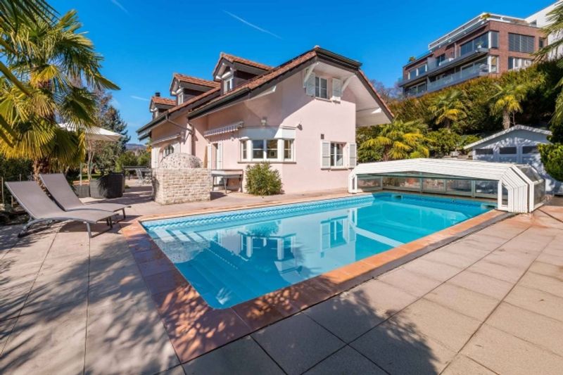 Prächtige Familienvilla mit Schwimmbad und Seeblick - 1