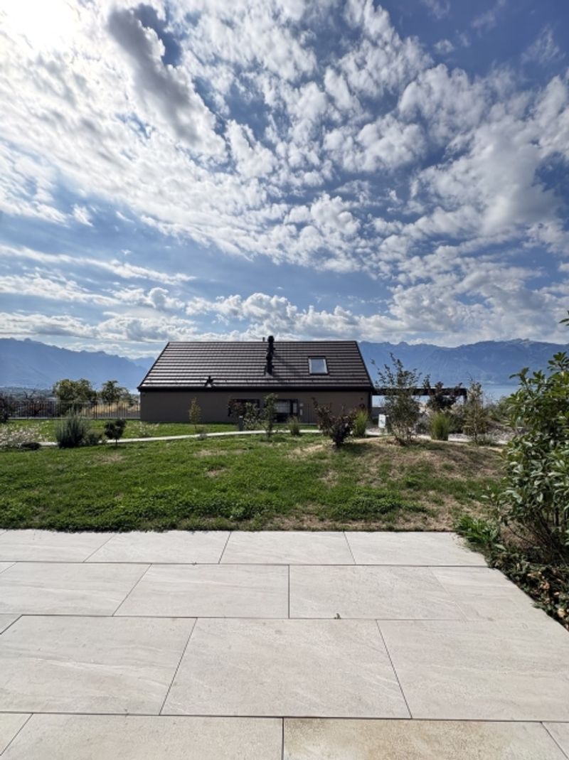 Wunderschöne 3.5-Zimmer-Wohnung mit Garten und Seeblick in Chardonne - 2