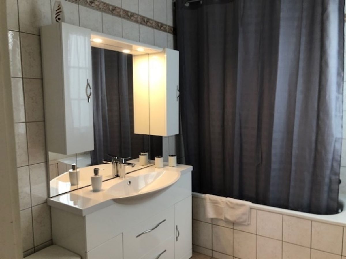Charmantes 2.5-Zimmer-Apartment mit Balkon und Blick in Montreux-Territet - 8