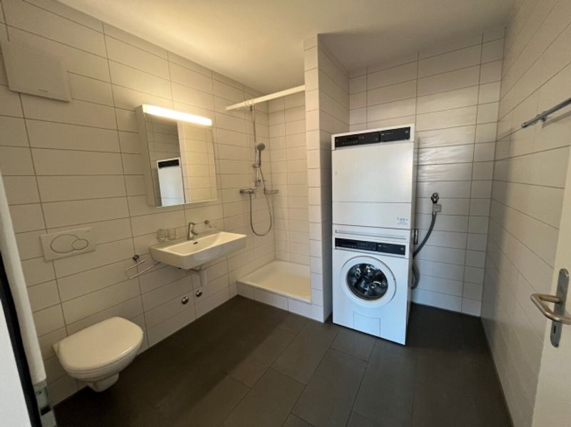 SCHÖNE 2.5-Zimmer-Wohnung - 4