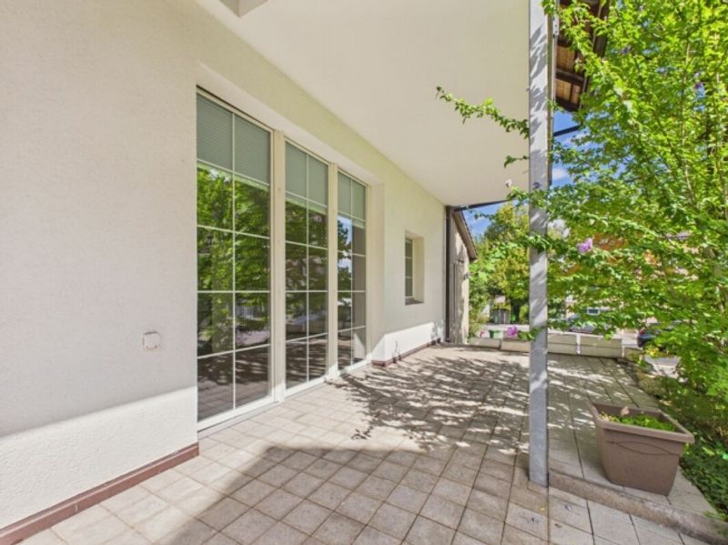 Grosszügiges Wohnen mit Loft - Charakter und Terrasse in Thalwil - 1
