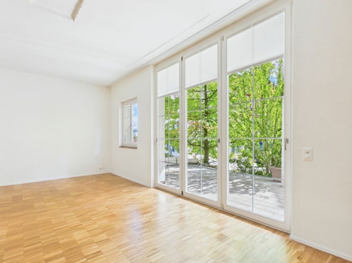 Grosszügiges Wohnen mit Loft - Charakter und Terrasse in Thalwil - 2