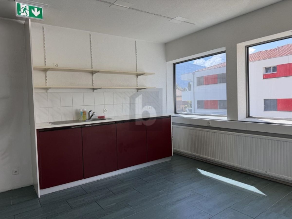 EMPLACEMENT STRATÉGIQUE ET ESPACES MODULABLES - 1