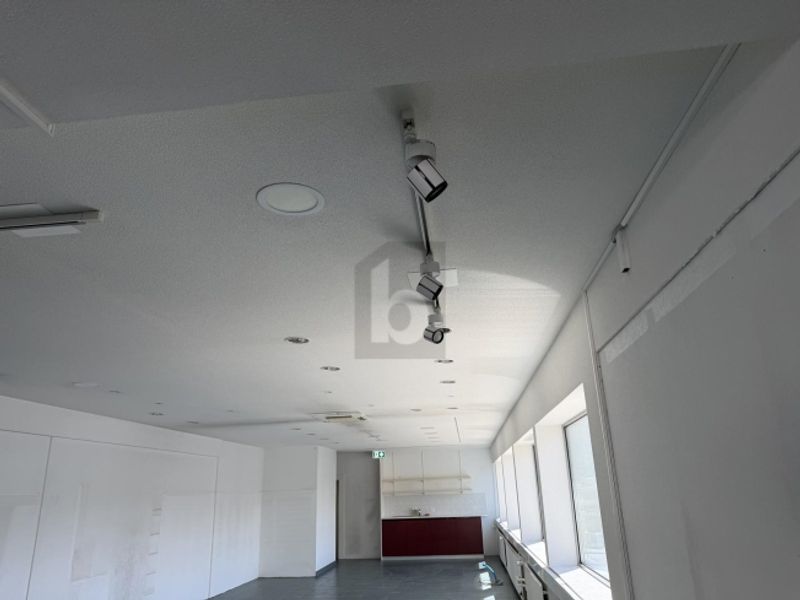 EMPLACEMENT STRATÉGIQUE ET ESPACES MODULABLES - 4