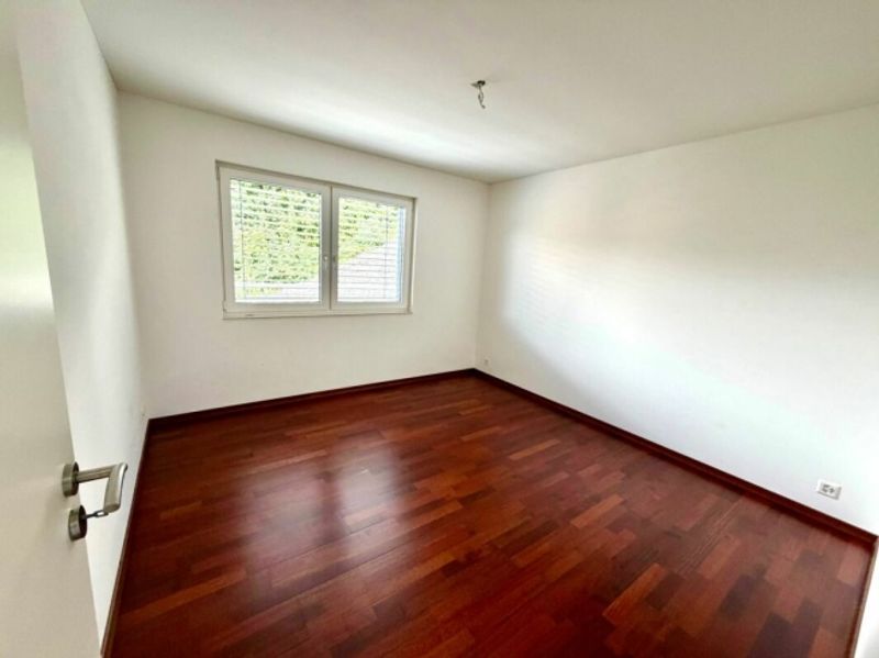 Neuwertige 4.5 Zimmer Attika-Wohnung - 8