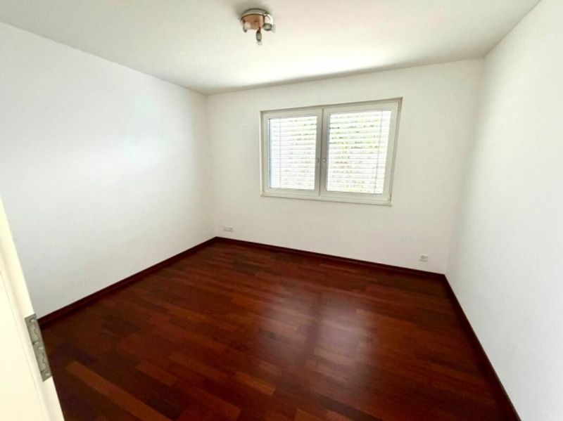 Neuwertige 4.5 Zimmer Attika-Wohnung - 9