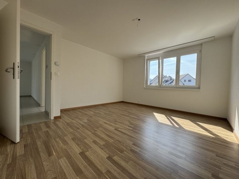 GEMÜTLICHE 4.5 ZIMMER-WOHNUNG IN BUBENDORF - 4