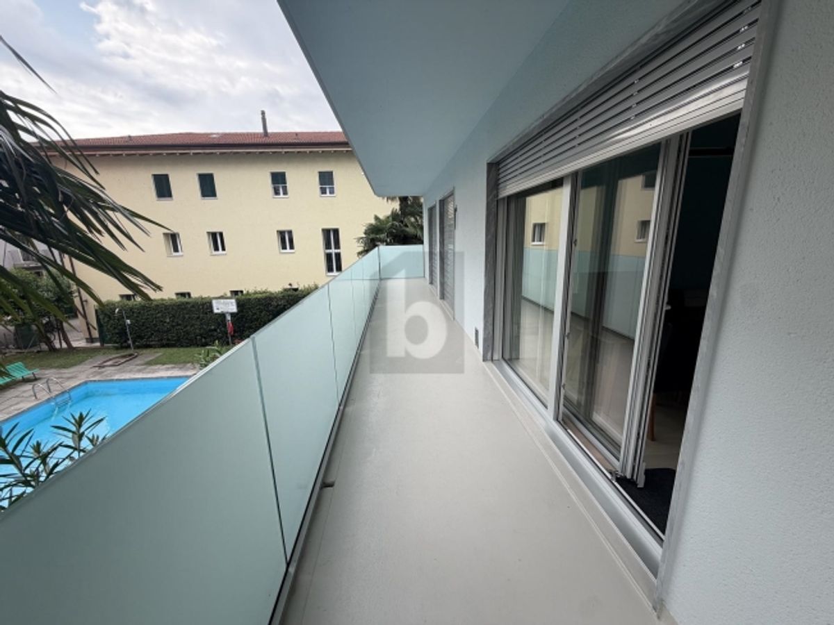 IN ZONA CENTRALE ,AMPIO BALCONE E PISCINA - 2