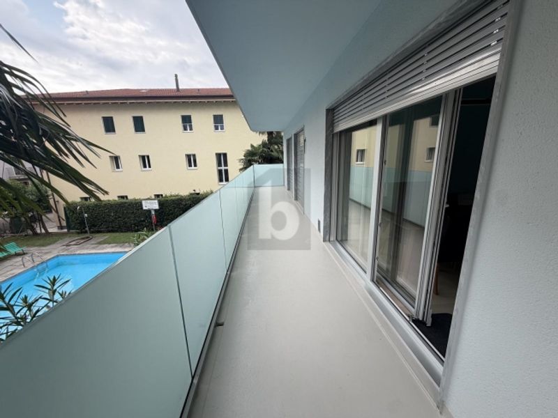 IN ZONA CENTRALE ,AMPIO BALCONE E PISCINA - 3