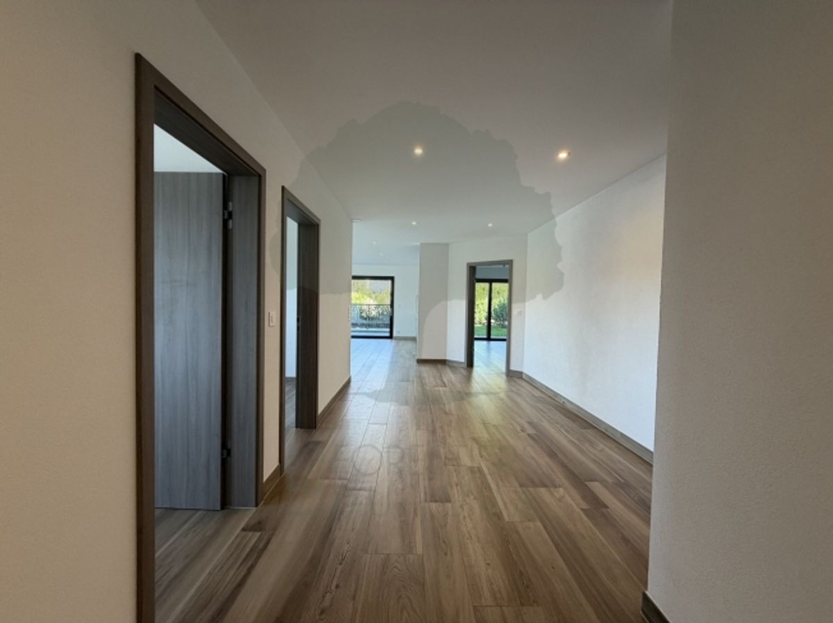 Wunderschöne 4,5-Zimmer-Luxuswohnung mit Terrasse und Garten - 1