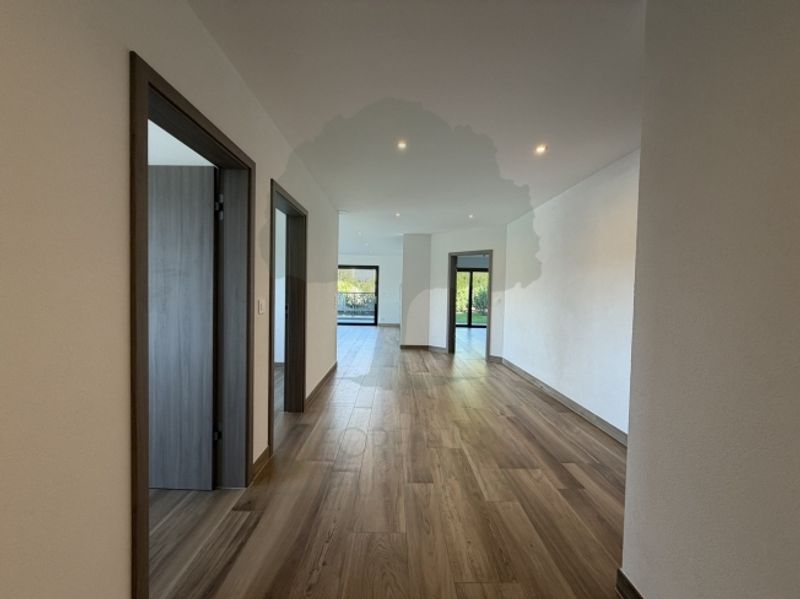 Wunderschöne 4,5-Zimmer-Luxuswohnung mit Terrasse und Garten - 2