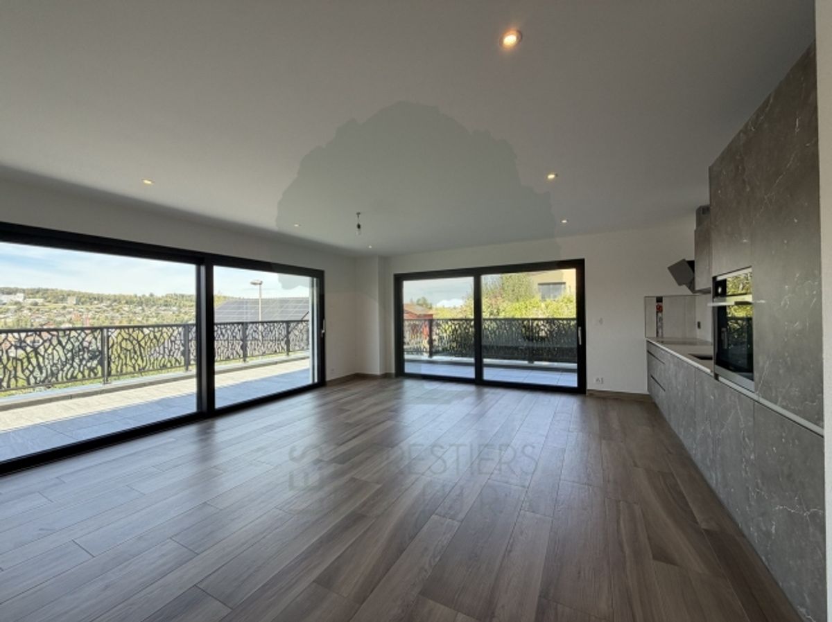 Wunderschöne 4,5-Zimmer-Luxuswohnung mit Terrasse und Garten - 4
