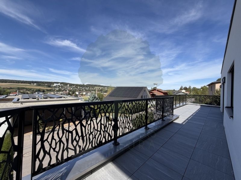 Wunderschöne 4,5-Zimmer-Luxuswohnung mit Terrasse und Garten - 9