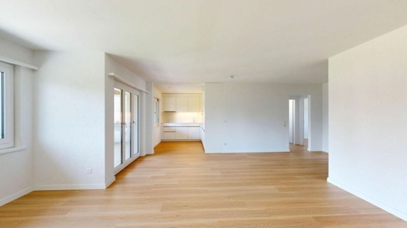 Attraktive 3.5-Zimmerwohnung mit sonnigem Balkon - Erstbezug nach liebevoller Gesamterneuerung - 1