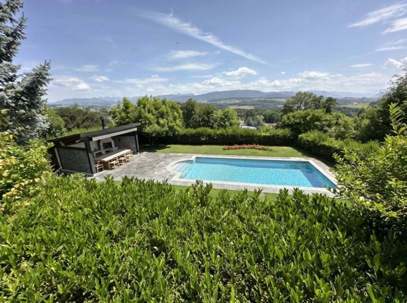 Anwesen mit zwei 4,5 Zimmerwohnungen, grossem Garten und Swimmingpool - 4