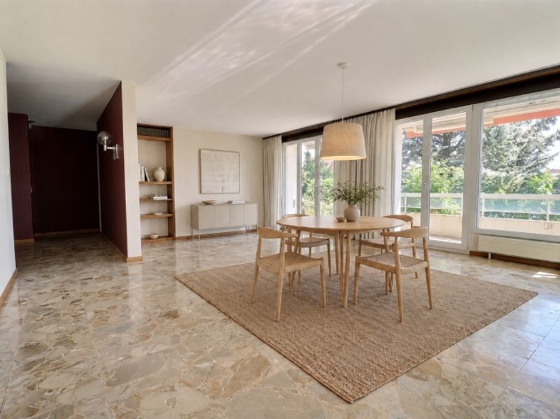 Anwesen mit zwei 4,5 Zimmerwohnungen, grossem Garten und Swimmingpool - 6