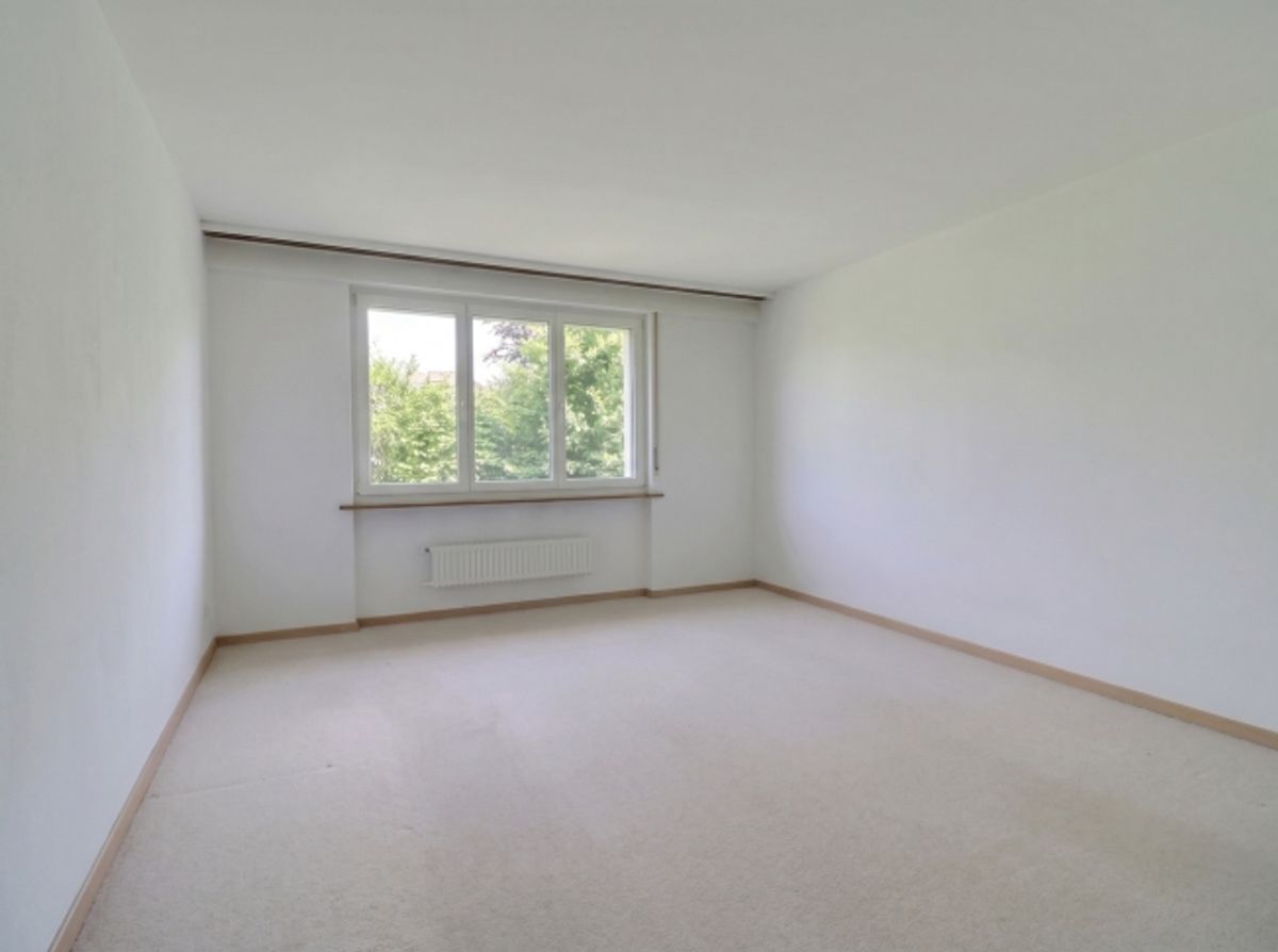 Anwesen mit zwei 4,5 Zimmerwohnungen, grossem Garten und Swimmingpool - 10