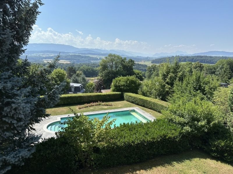 Anwesen mit zwei 4,5 Zimmerwohnungen, grossem Garten und Swimmingpool - 14