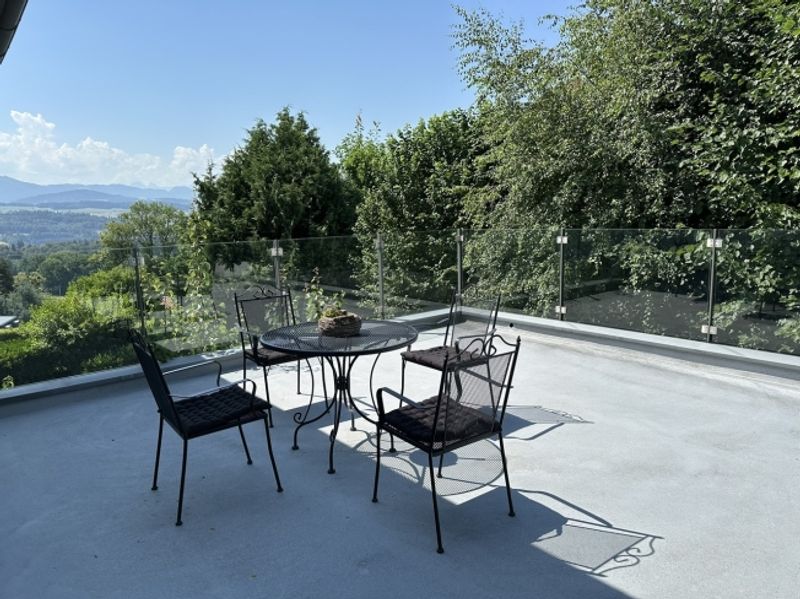 Anwesen mit zwei 4,5 Zimmerwohnungen, grossem Garten und Swimmingpool - 15