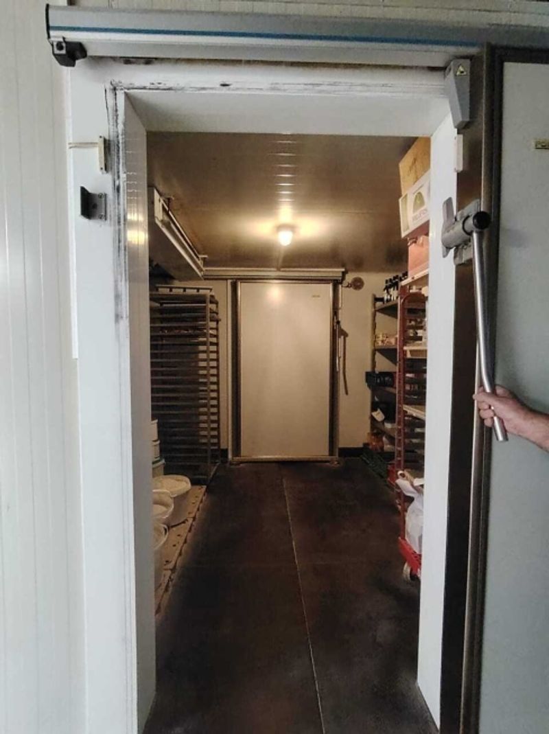 Zu vermieten – Voll ausgestattete Bäckerei / Konditorei in Sion - 11