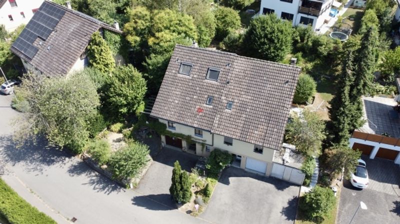 Begehrte Wohnlage in Gelterkinden mit grüner Oase - 1