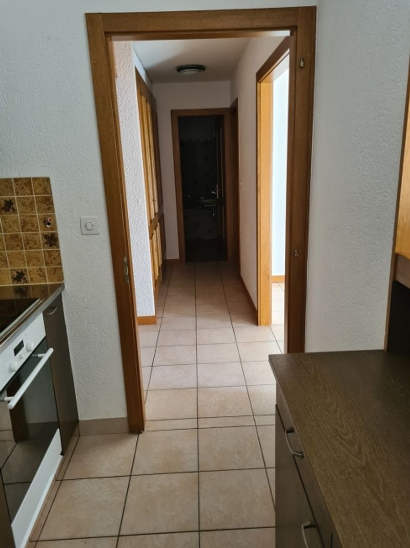 Schönes 2.5-Zimmer-Apartment zur Jahresmiete, nicht möbliert mit 1 privatem Parkplatz in Chermignon - 5
