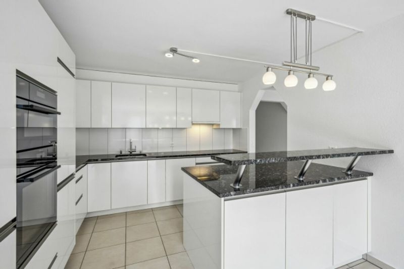 4.5 Zimmer-Wohnung an ruhiger und familienfreundlicher Lage - 2