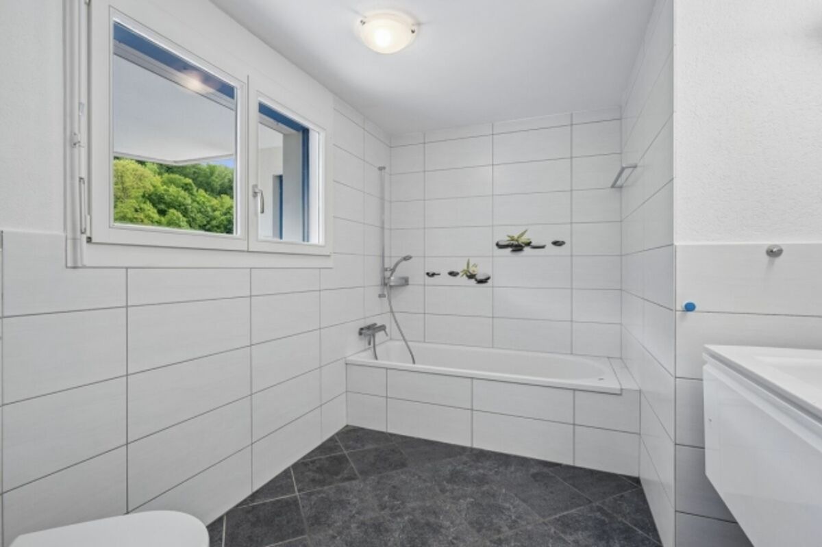 4.5 Zimmer-Wohnung an ruhiger und familienfreundlicher Lage - 3