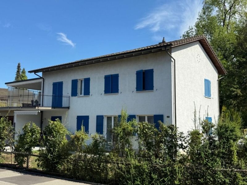 Attraktives Zweifamilienhaus in der Zone W3 - 1