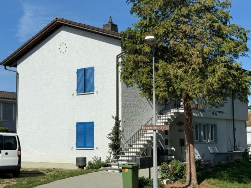 Attraktives Zweifamilienhaus in der Zone W3 - 3