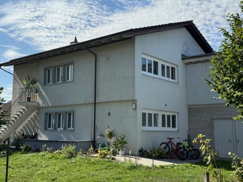 Attraktives Zweifamilienhaus in der Zone W3 - 4