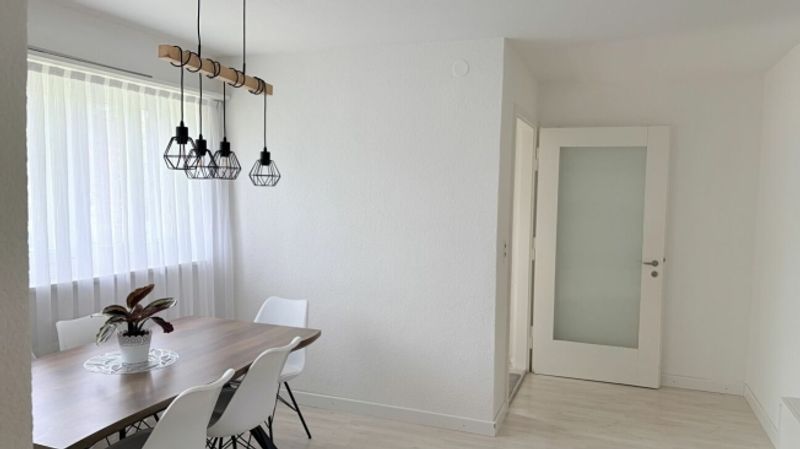 Attraktives Zweifamilienhaus in der Zone W3 - 11
