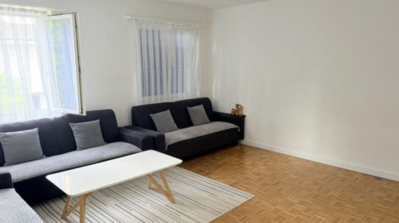 Attraktives Zweifamilienhaus in der Zone W3 - 15
