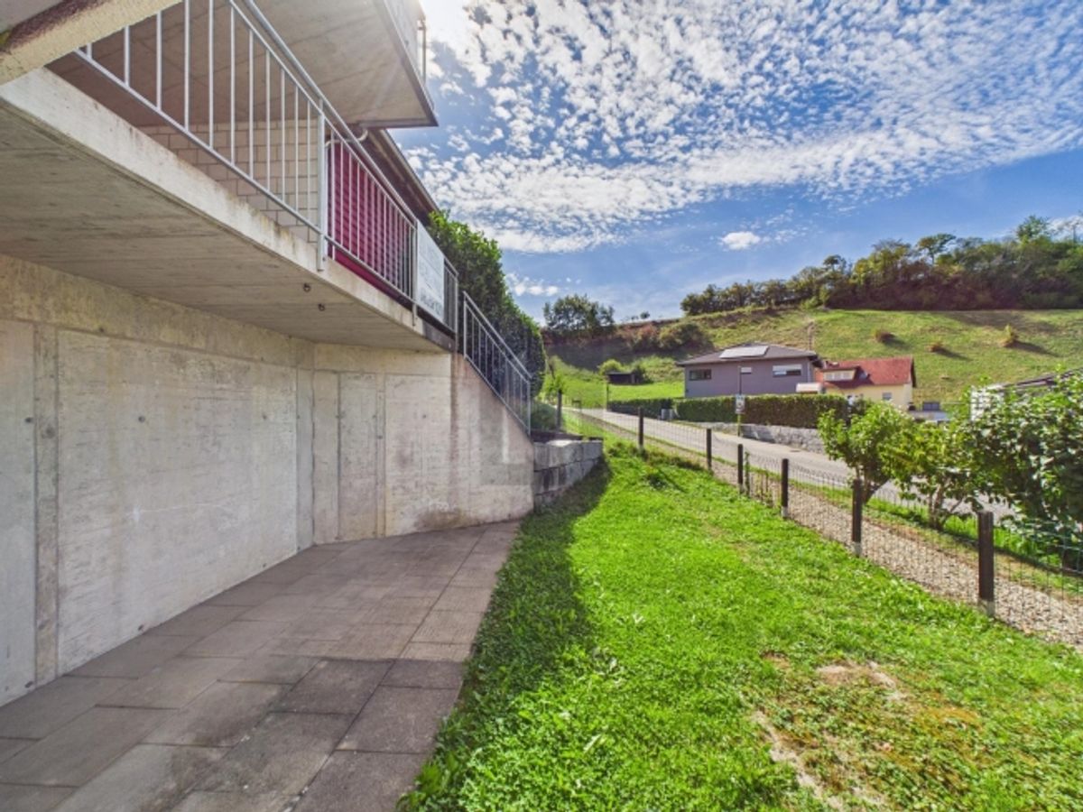 AUF ZWEI ETAGEN - MIT PARKPLATZ, BALKON & GARTEN - 3